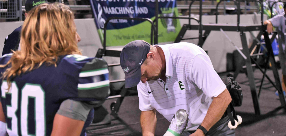 EHS Football Trainer #30 10-13-17 #5742